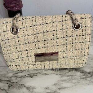 Chic Cream Tweed Shoulder Bag
